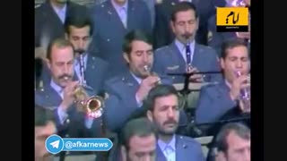 اجرای سرود «ماه بهمن» توسط همافران نیروی هوایی ارتش در حضور امامین انقلاب