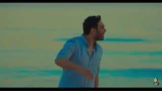 دانلود موزیک ویدیو جدید سینا درخشنده به نام بیا پیشم