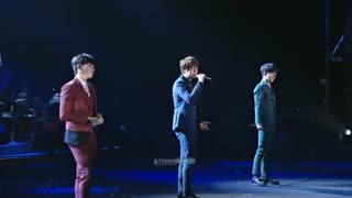 اجرای اهنگ Dorothy از زیرگروه  KRY از Super Junior با زیرنویس فارسی