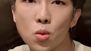 ورژن ویدیو کال آهنگ life goes on از RM