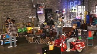 اجرای آهنگ Telepathy درMTV