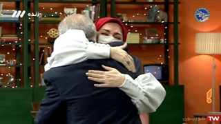 ((گریه ی مجری خانوم  روی انتن زنده در برنامه سلام صبح بخیر)).