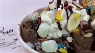 دستگاه بستنی رولی