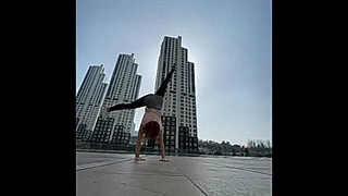 یه پشت صحنه باحال از بازیگران و دست اندرکاران تو درم رابزن