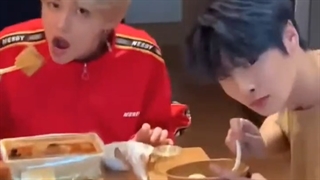 فلیکس و آی ان استری کیدز