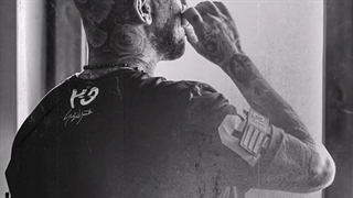 حـכ وسط ولے صـ؋ـر و صـכ... :) ( ساخت خودم )