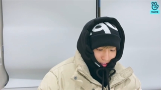 ویلایو هان عضو استری کیدز(Stray Kids' Han)به نام (Don't Fall Sleep Before Midnight) با زیرنویس آنلاین فارسی