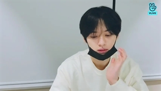 ویلایو لینو عضو استری کیدز(Stray Kids' Lee Know)به نام ( Lee Know Ri Bang به تاریخ 21.03.10) با زیرنویس آنلاین فارسی