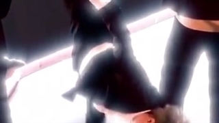 اخه اگه هی‌تری چرا هی میای دنبال میکنی:/ بیماری چیزی داری؟؟!!!