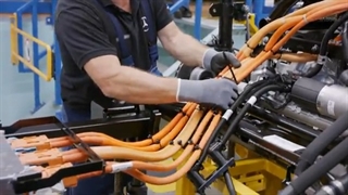 مراحل تولید خودرو مرسدس-بنز اسپرینتر