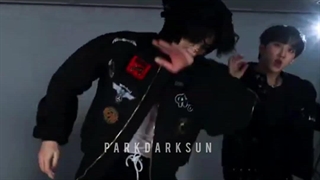 حاج خانم یانگ جونگین با مینی اسکارف