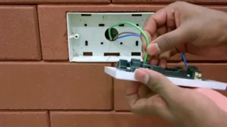 اجرای تاسیسات برقی در دیوار