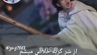 دختر  در دانشکده