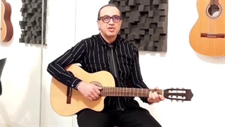 مدرس گیتار در آموزشگاه موسیقی شَه‌تار