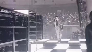 مومنت های کنسرت امروز جیهوپ پارت1