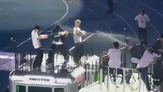 وقتی دیروز وسط کنسرت شیطونیشون گل کرده بود:خنده: