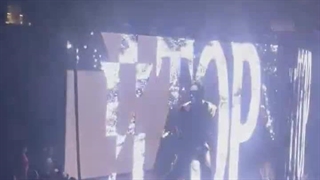 جیهوپ در حال قتل من..........