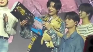 خوشحالی جیک بعد از گرفتن لگو از انجین!!!/جیک رو دیدید لگو یادتون نره!