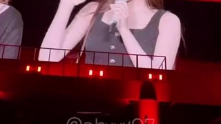 منتشر شده از دخترا در ساند چک کنسرت Hello Monsters در تایپه روز اول